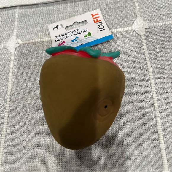 Chocolate covered Strawberry shape dog toy - Picture 2 of 4